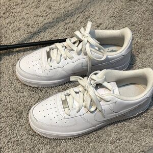Nike White Low-Top Sneakers Youth